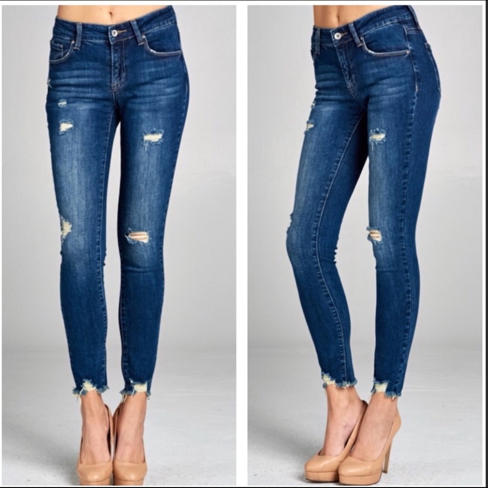 LAST ONE! 💙REORDER!!🔥🔥🔥Distressed Skinny Jeans! 👖